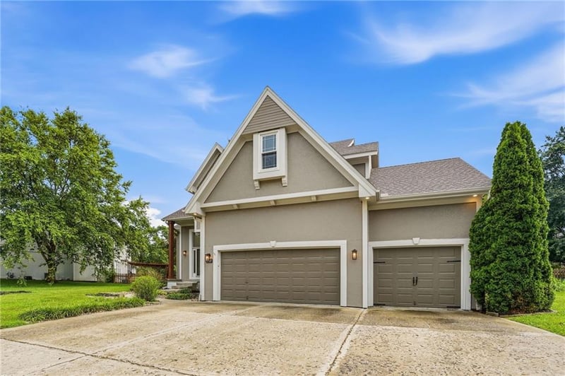 2427 5th Ter, Lee's Summit, MO 64063