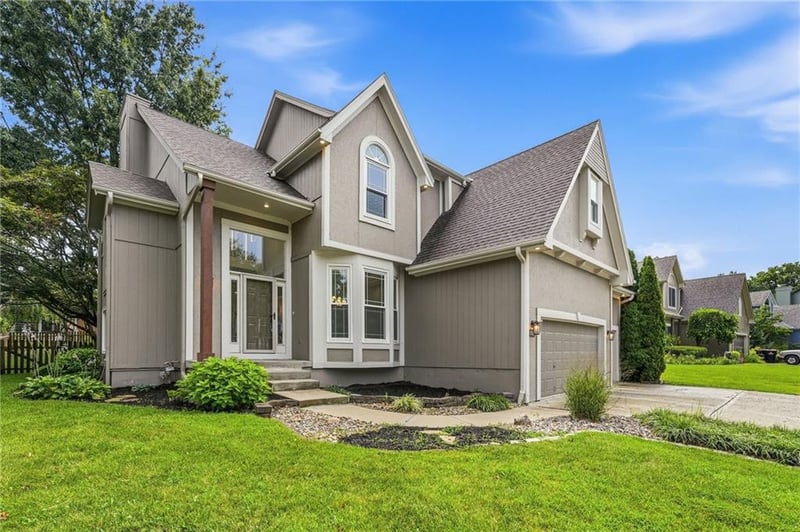 2427 5th Ter, Lee's Summit, MO 64063