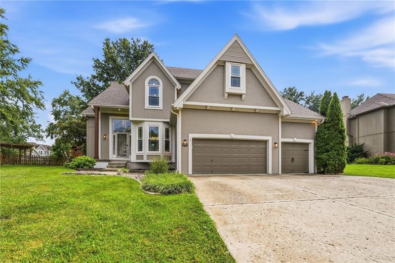 2427 5th Ter, Lee's Summit, MO 64063