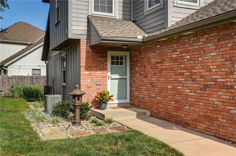 10562 Century Ln, Overland Park, KS 66215