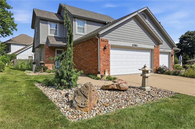 10562 Century Ln, Overland Park, KS 66215
