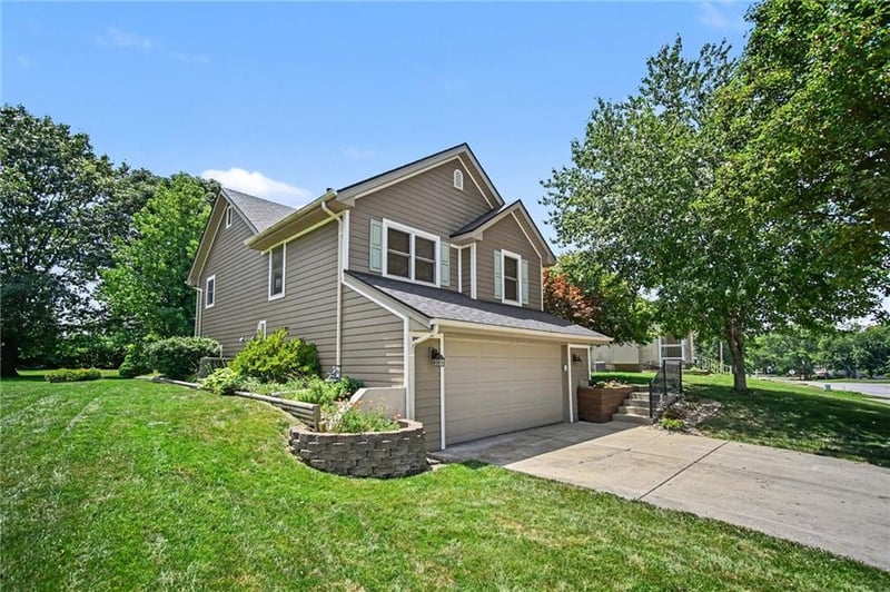 507 10th St, Kearney, MO 64060