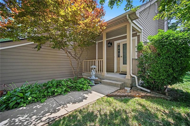 507 10th St, Kearney, MO 64060