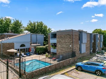 4056 Warwick Blvd #3, Kansas City, MO 64111