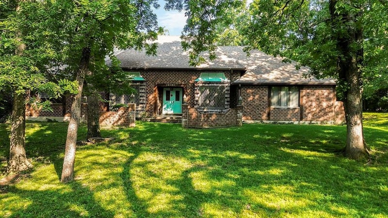 20900 Whispering Dr, Lenexa, KS 66220