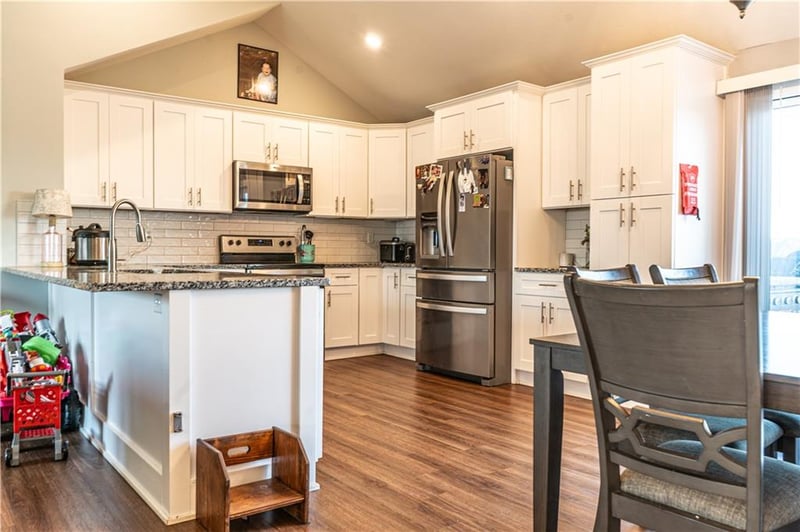 1913 Eagle Dr, Harrisonville, MO 64701