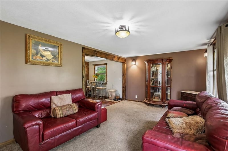 19950 Parallel Rd, Tonganoxie, KS 66086