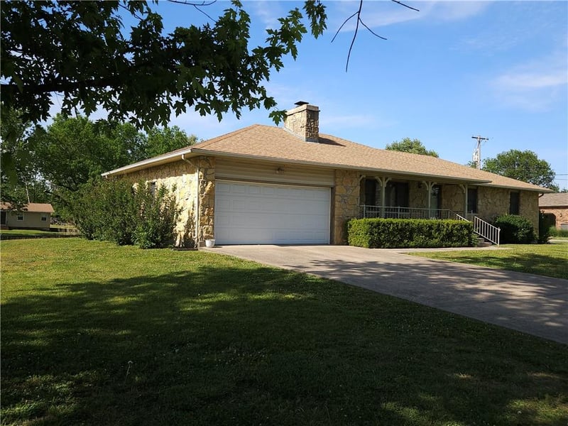 616 Lafayette St, Saint Paul, KS 66771