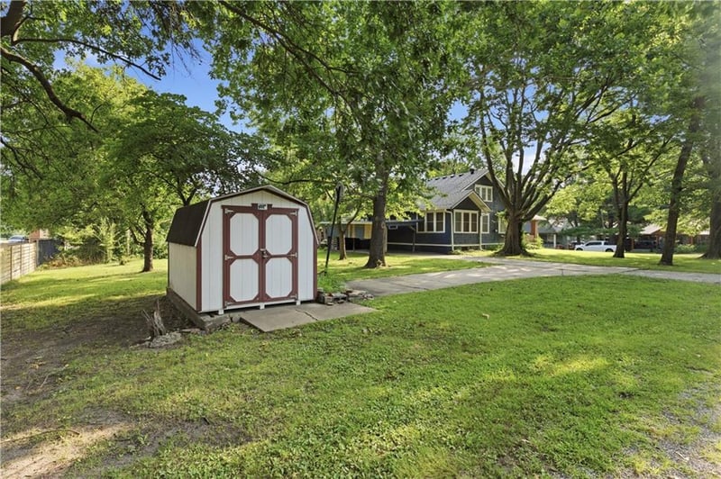 1104 Market St, Holden, MO 64040