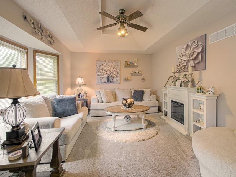 1200 SW Southcrest Dr, Blue Springs, MO 64015