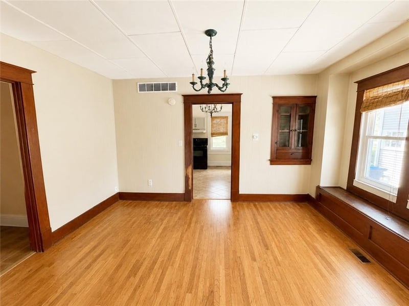 1104 Sneed Ave, Sedalia, MO 65301