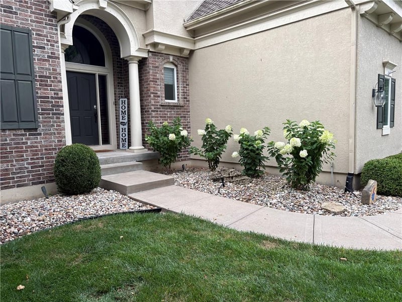 14109 Meadow Ln, Leawood, KS 66224
