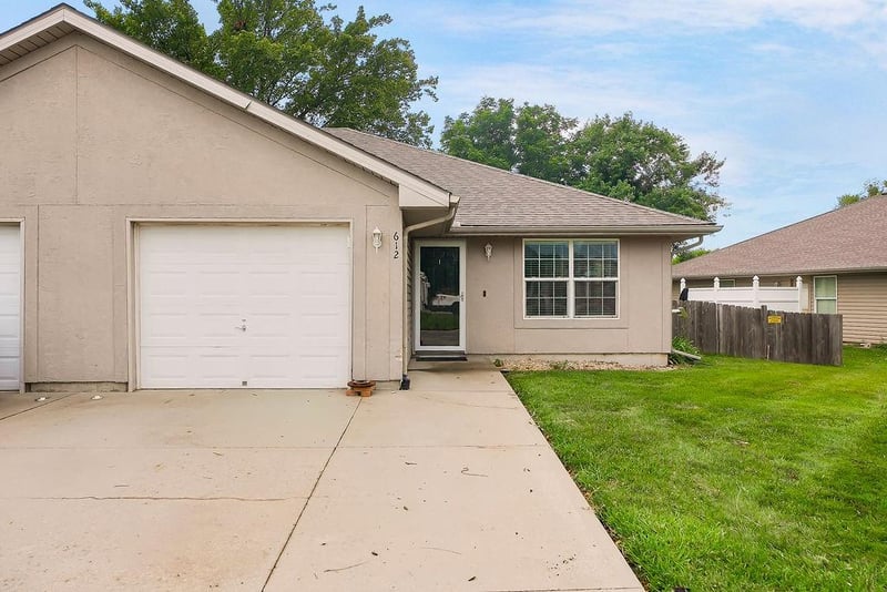 612 Mckenna St, Louisburg, KS 66053