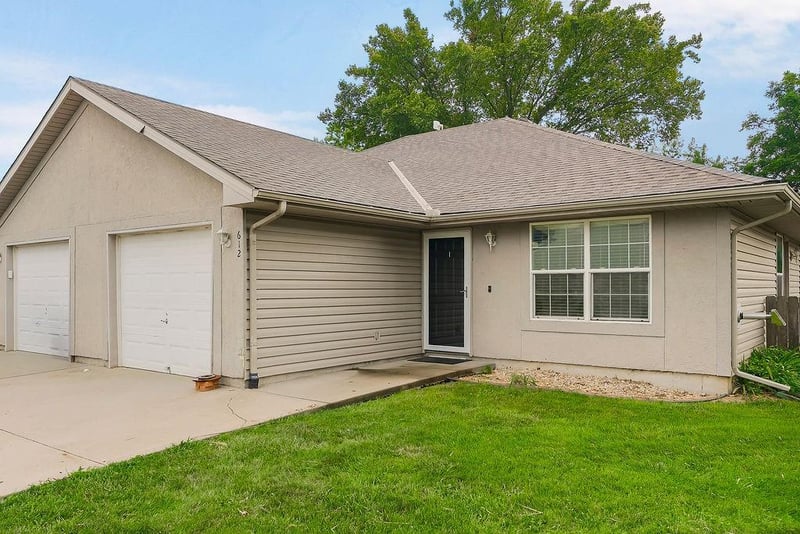612 Mckenna St, Louisburg, KS 66053