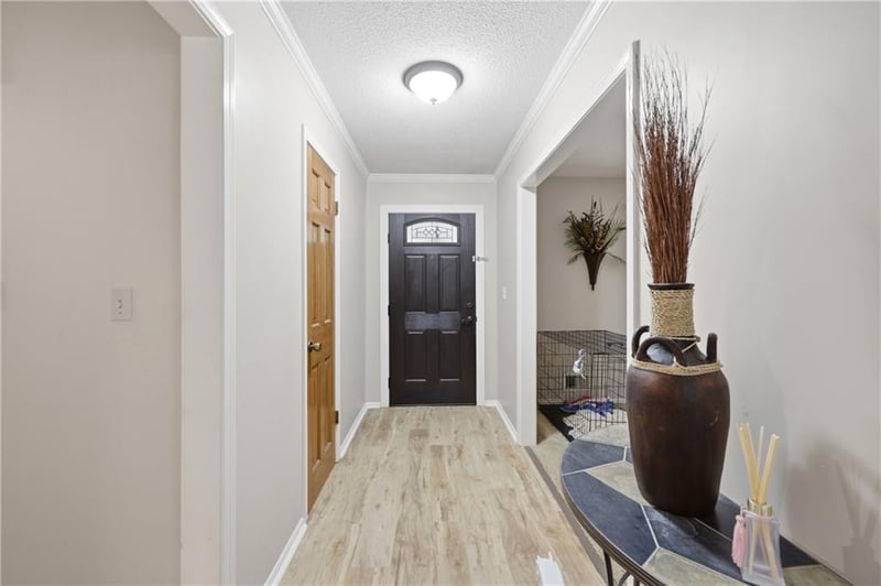 425 Sunview Cir, Blue Springs, MO 64014