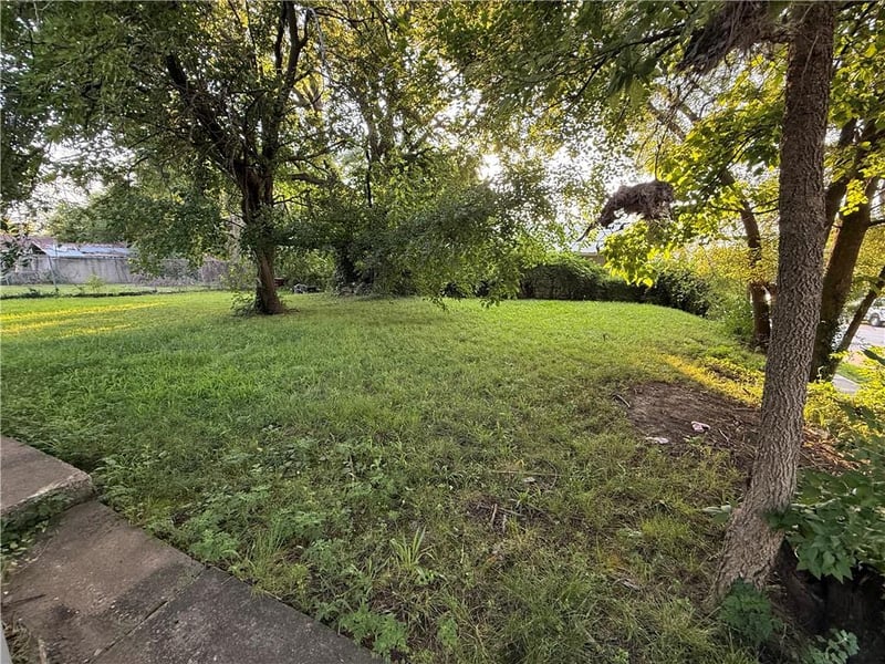 2351 Drury Ave, Kansas City, MO 64127
