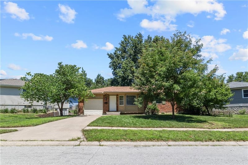 15406 36th St, Independence, MO 64055