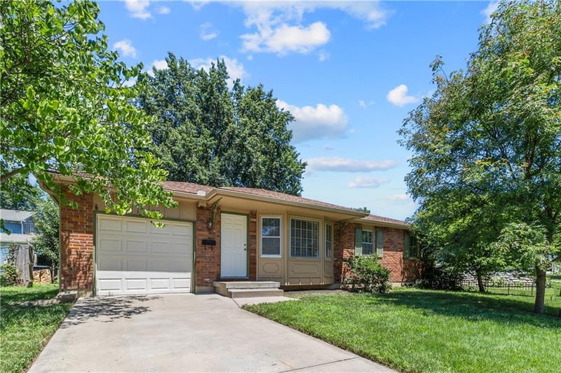 15406 36th St, Independence, MO 64055
