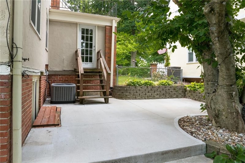 2004 Ashland Ave, St Joseph, MO 64506