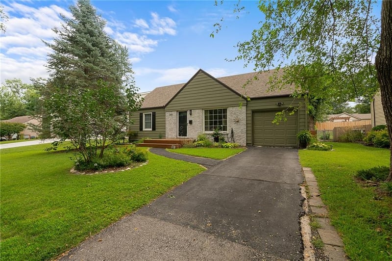 5315 71st Ter, Prairie Village, KS 66208