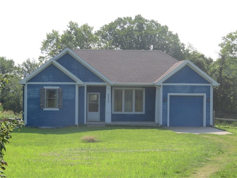 28155 Lookout Rd, Paola, KS 66071