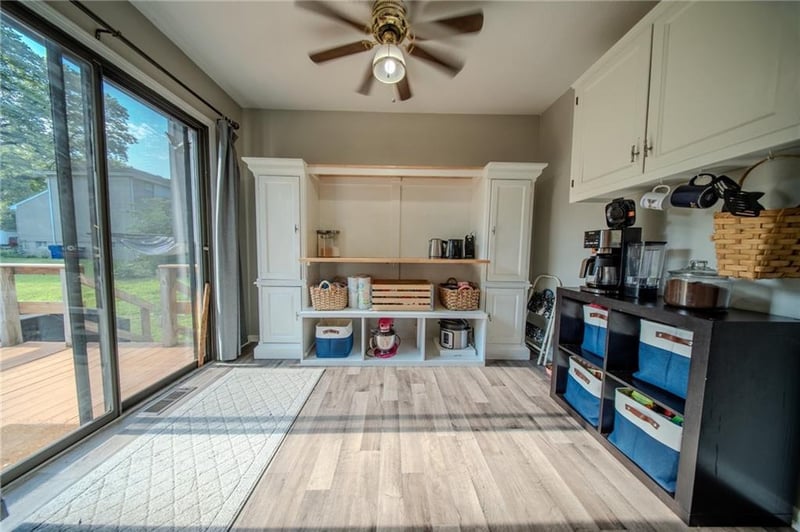 9501 86th St, Overland Park, KS 66212