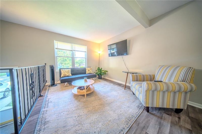 9501 86th St, Overland Park, KS 66212