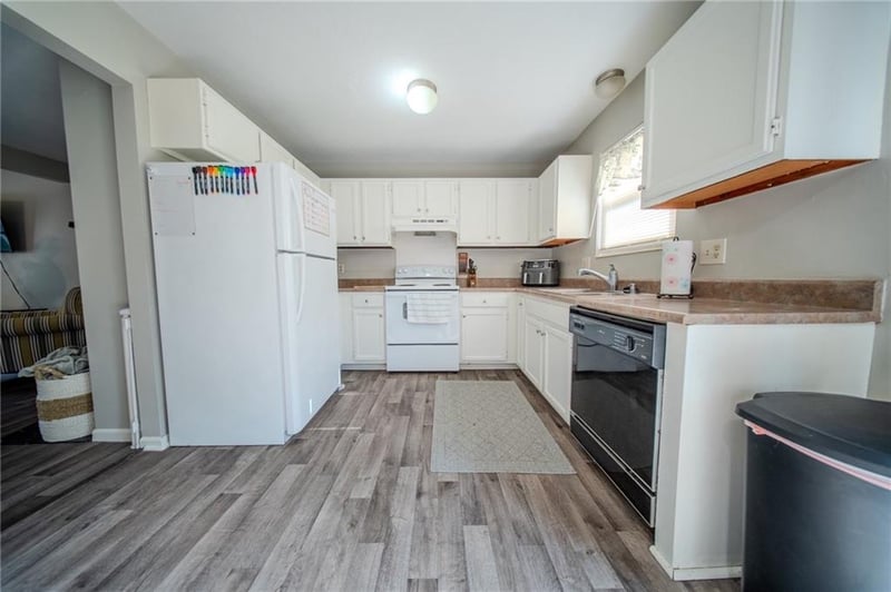 9501 86th St, Overland Park, KS 66212