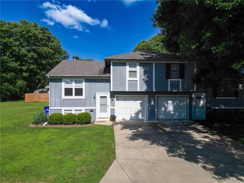 9501 86th St, Overland Park, KS 66212