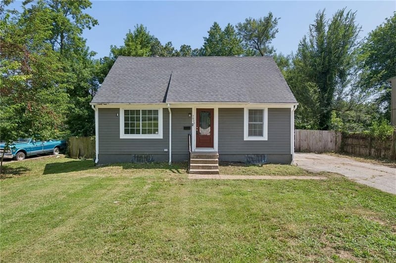7605 E 50th St, Kansas City, MO 64129