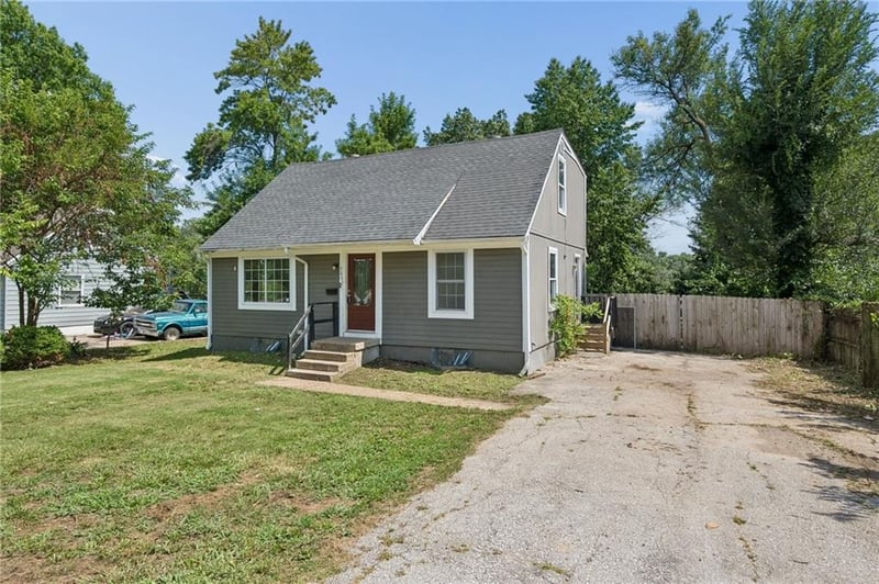 7605 E 50th St, Kansas City, MO 64129