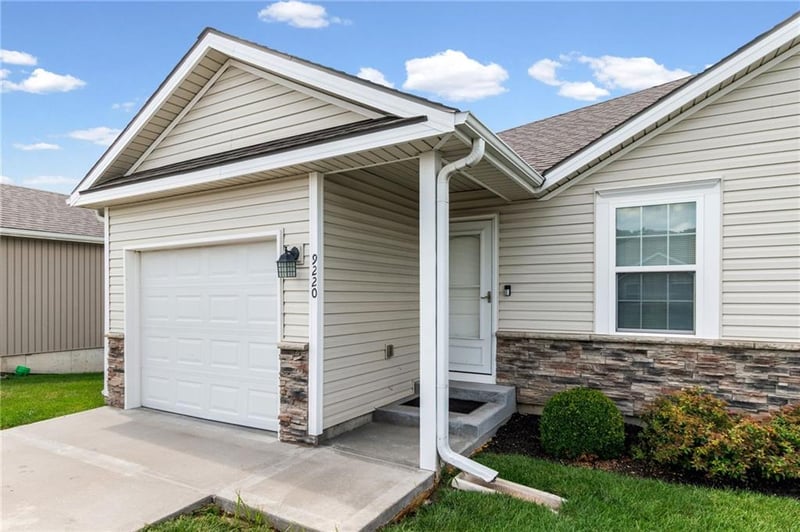 9220 N Gower Ave, Kansas City, MO 64154