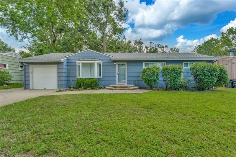 1934 Clifton Ct, Lawrence, KS 66046