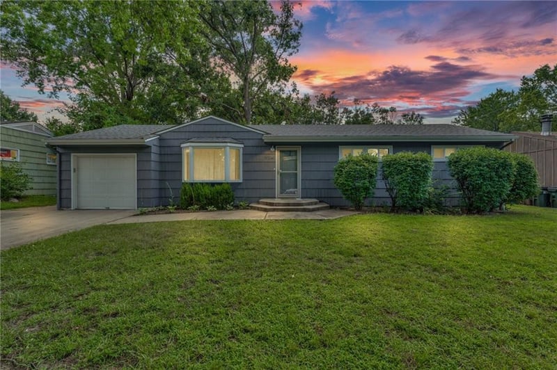 1934 Clifton Ct, Lawrence, KS 66046