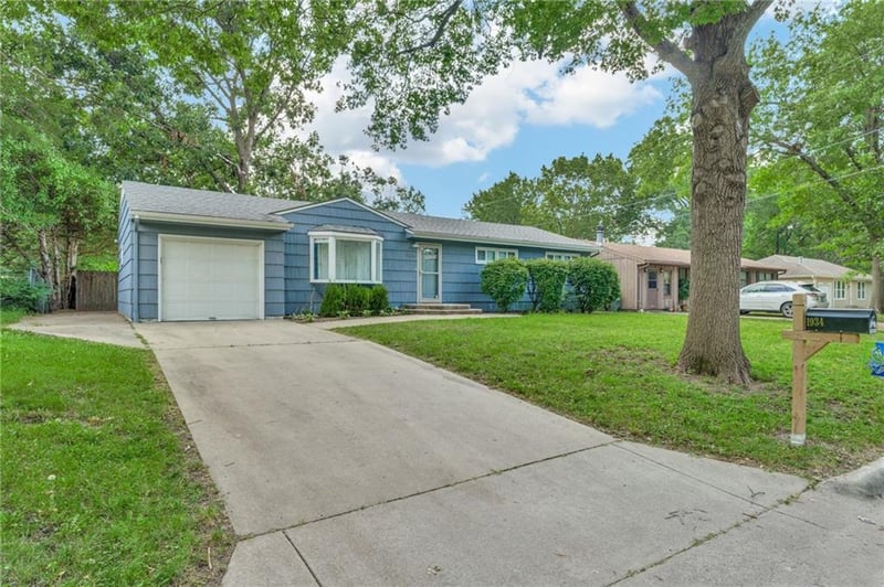 1934 Clifton Ct, Lawrence, KS 66046
