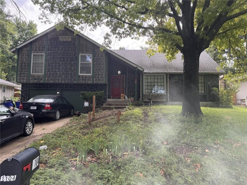 1104 19th St, Blue Springs, MO 64015
