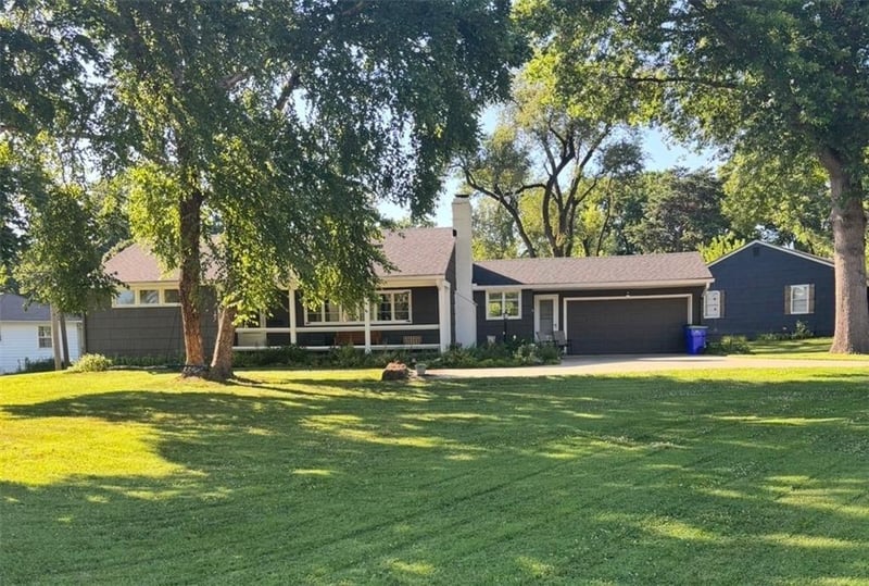500 4th St, Lee's Summit, MO 64063