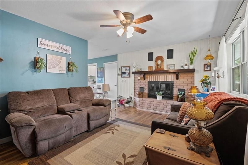 316 7th St, Wellsville, KS 66092