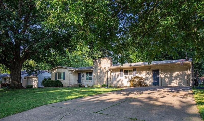 1324 Oak St, Ottawa, KS 66067