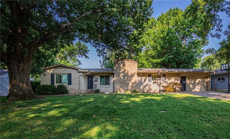 1324 Oak St, Ottawa, KS 66067