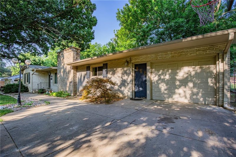 1324 Oak St, Ottawa, KS 66067