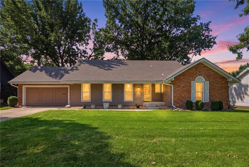 7309 101st St, Overland Park, KS 66212