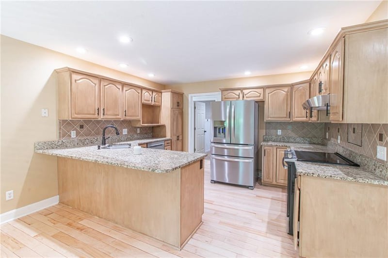 1885 Timber Ridge Dr, Sedalia, MO 65301