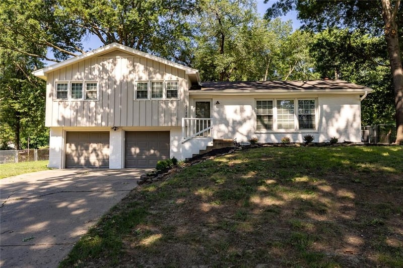 5720 Belton Ave, Kansas City, MO 64151