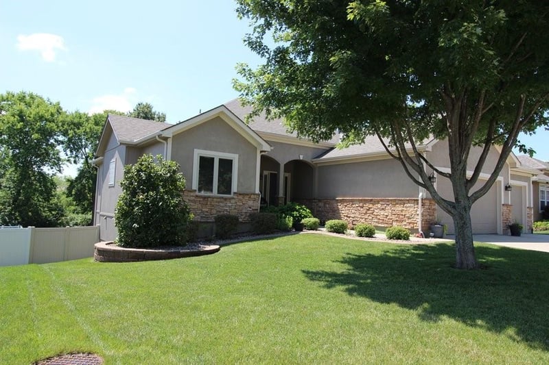 1101 Pecan Dr, Grain Valley, MO 64029