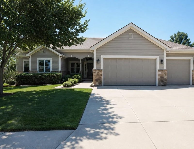 1101 Pecan Dr, Grain Valley, MO 64029