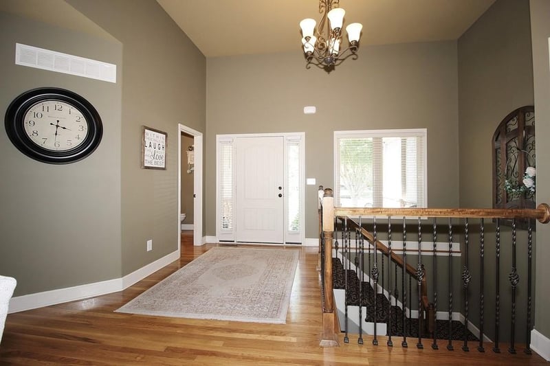 1101 Pecan Dr, Grain Valley, MO 64029