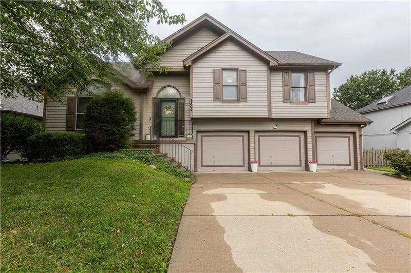 8804 Anita Ave, Kansas City, MO 64154