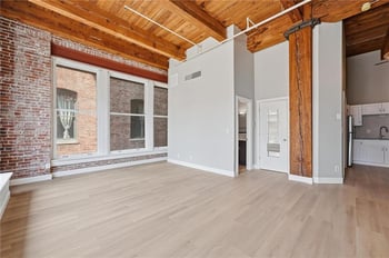 308 W 8th St #204, Kansas City, MO 64105