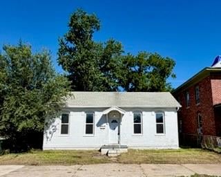 1814 St Joseph Ave, St Joseph, MO 64505